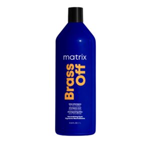 Matrix Brass Off Blue Shampoo | Color Depositing | Refreshes Hair & Neutralizes Brassy Tones | For Lightened Brunettes or Dark Blondes | For Color Treated Hair | Salon Shampoo | Packaging May Vary